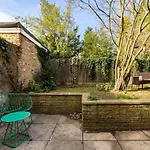 The Richmond Upon Thames Escape - Modern 2Bdr Flat With Garden And Parking